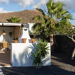 Mo Luxury Heated Pool Playa Blanca (Lanzarote)