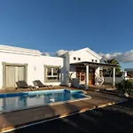 Mo Luxury Heated Pool * Playa Blanca (Lanzarote)