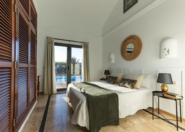 Villa Mo Luxury Heated Pool