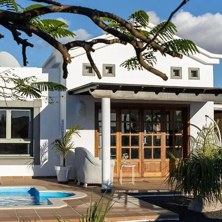 Villa Mo Luxury Heated Pool *