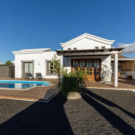 Mo Luxury Heated Pool Villa