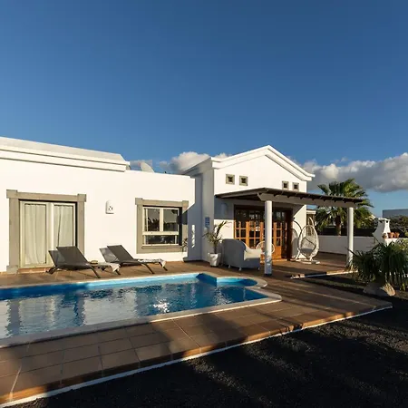 Mo Luxury Heated Pool * Playa Blanca (Lanzarote)