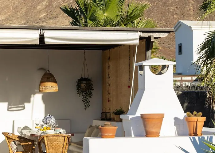 Mo Luxury Heated Pool Playa Blanca (Lanzarote)